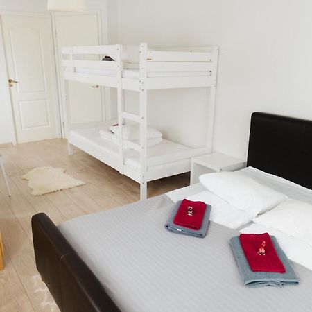 קורסארה Konrad Family Guesthouse מראה חיצוני תמונה