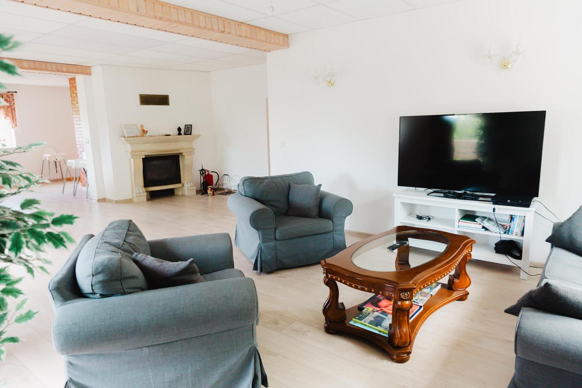 קורסארה Konrad Family Guesthouse מראה חיצוני תמונה