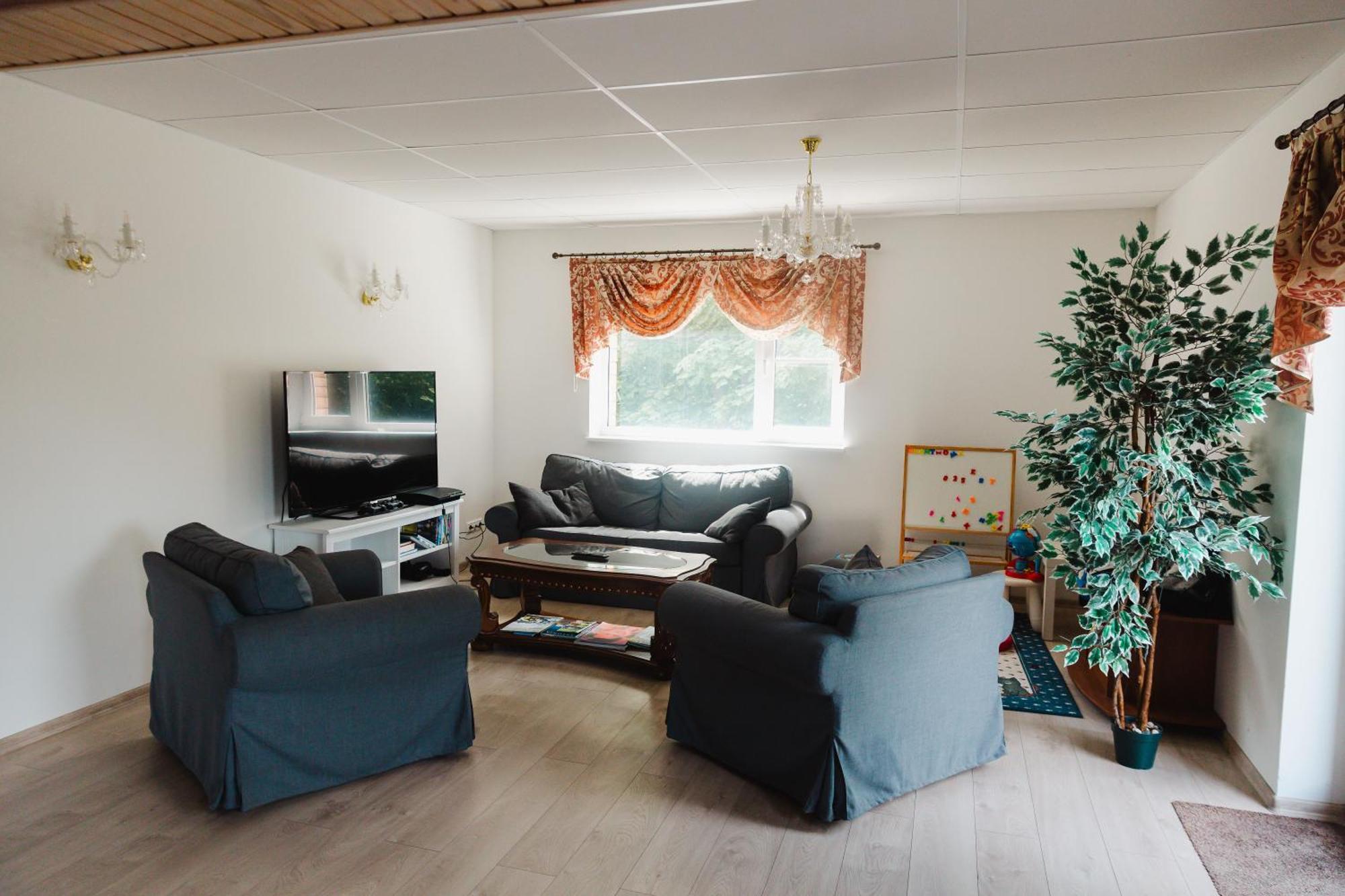 קורסארה Konrad Family Guesthouse מראה חיצוני תמונה