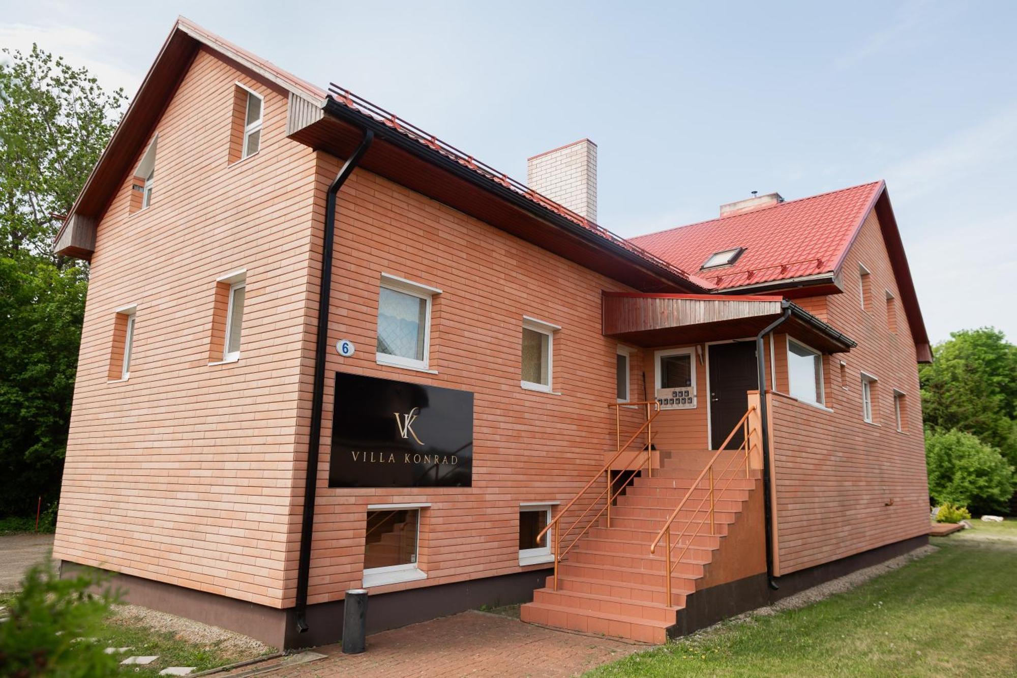 קורסארה Konrad Family Guesthouse מראה חיצוני תמונה