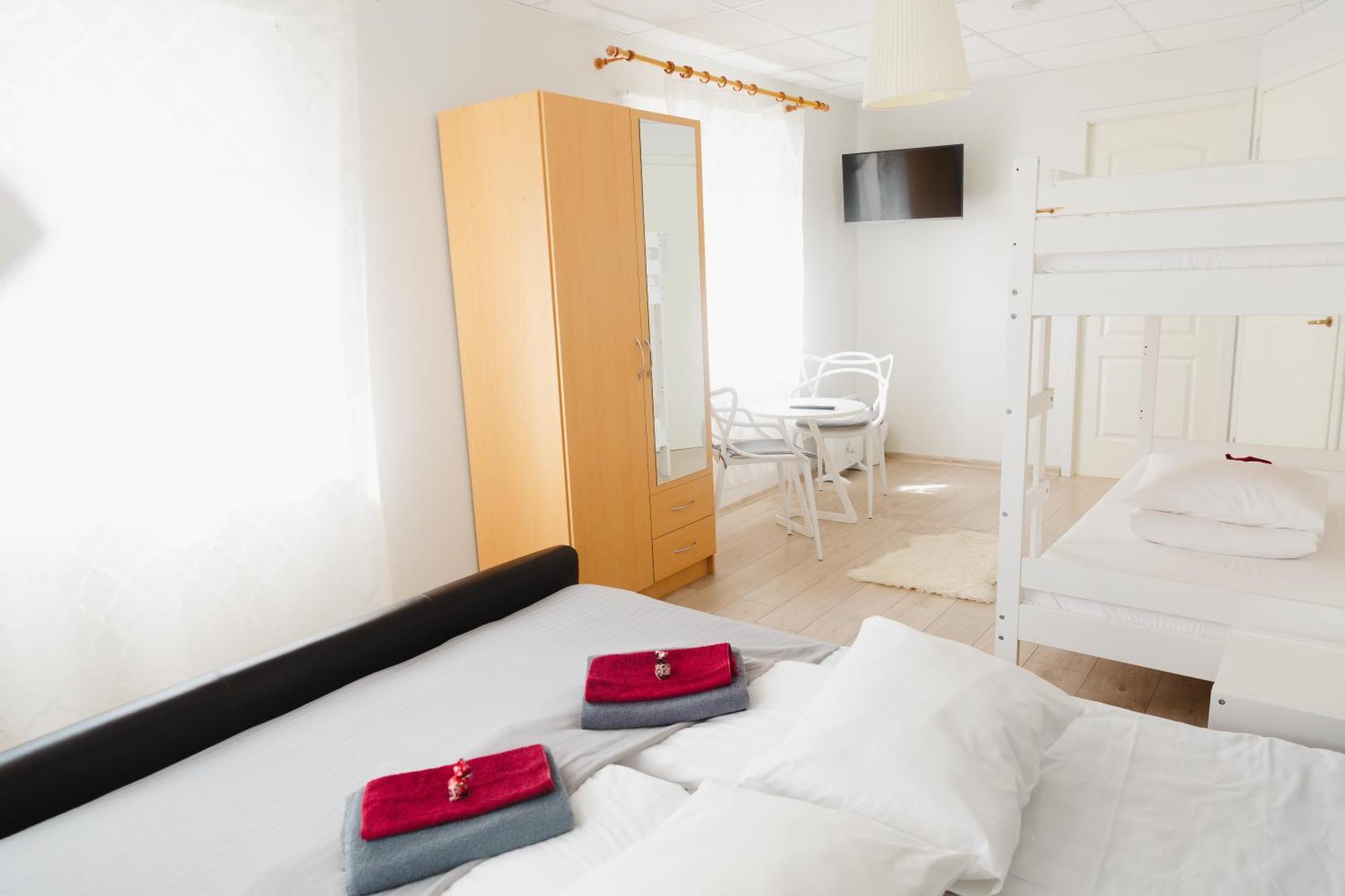 קורסארה Konrad Family Guesthouse מראה חיצוני תמונה
